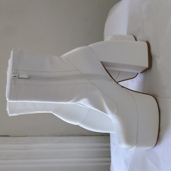 Everleigh White Stretch Platform Boots - Picture 3 of 6